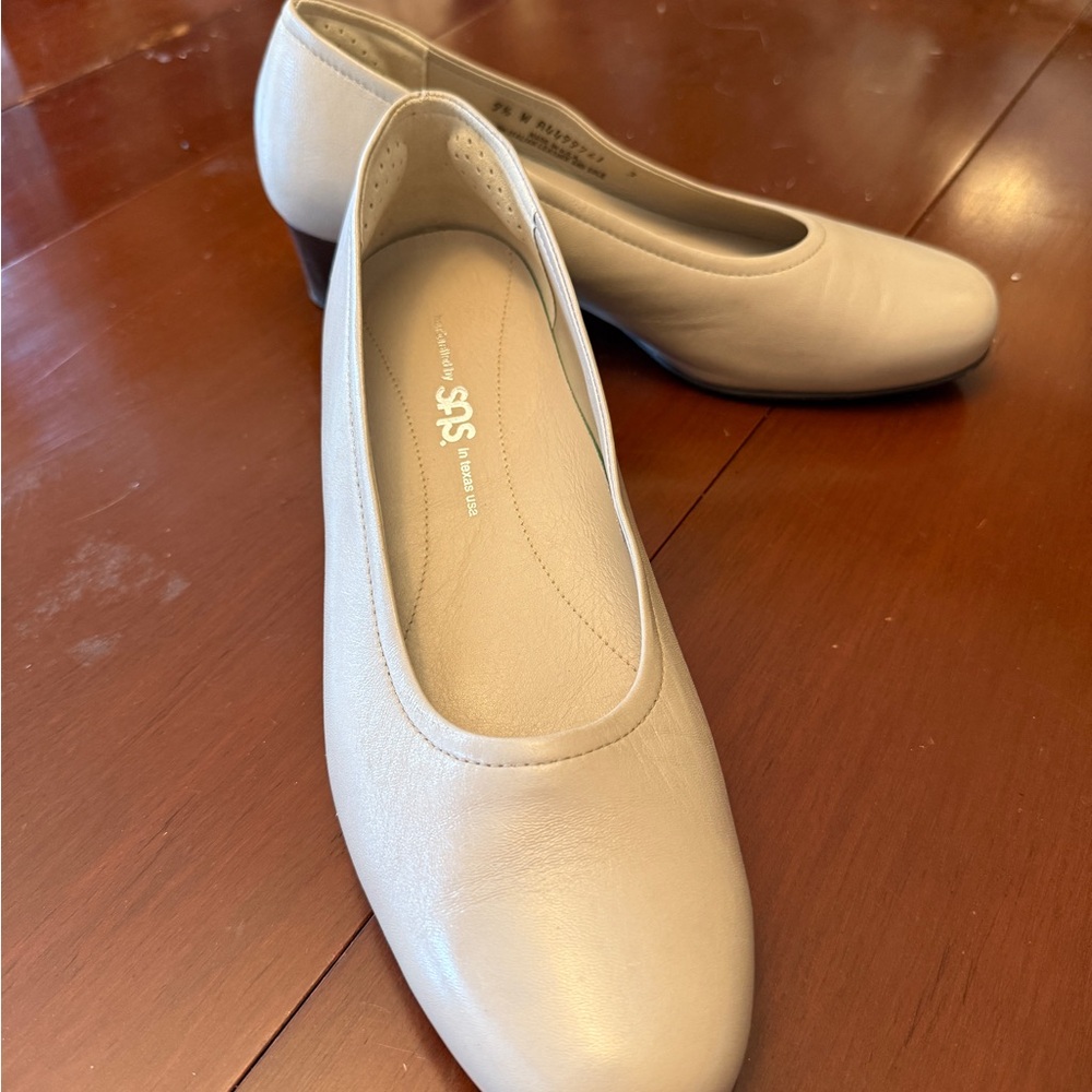 SAS Cream Low Heel 9.5 Wide